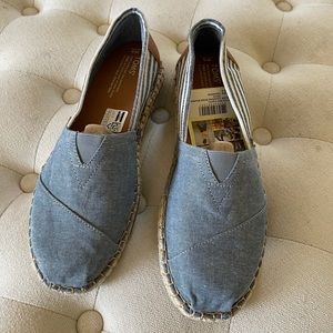 COPY - Tom’s slip on